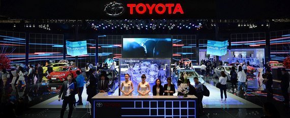 Hybrydy plug-in Toyoty na Salonie Samochodowym w Pekinie